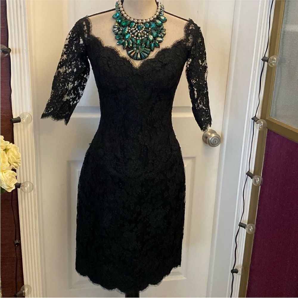 Vicky Tiel CoutureElegant Black Lace Dress, US4